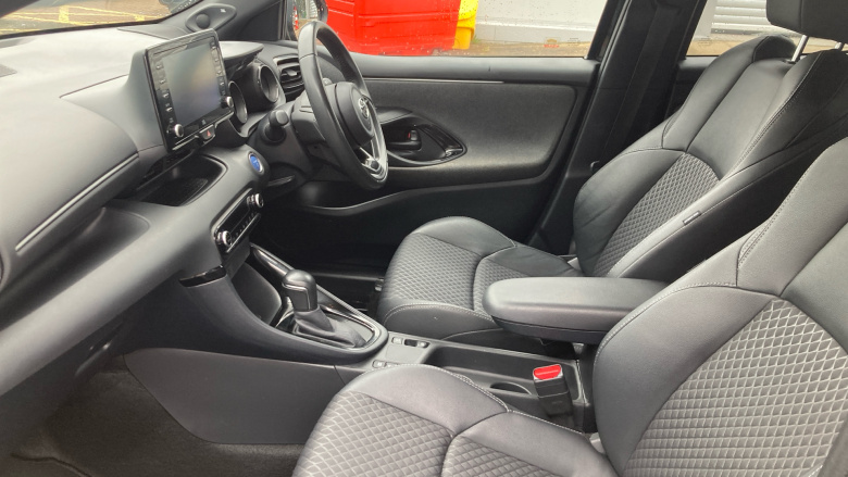 Toyota Yaris 1.5 Hybrid Dynamic 5dr CVT Hybrid Hatchback